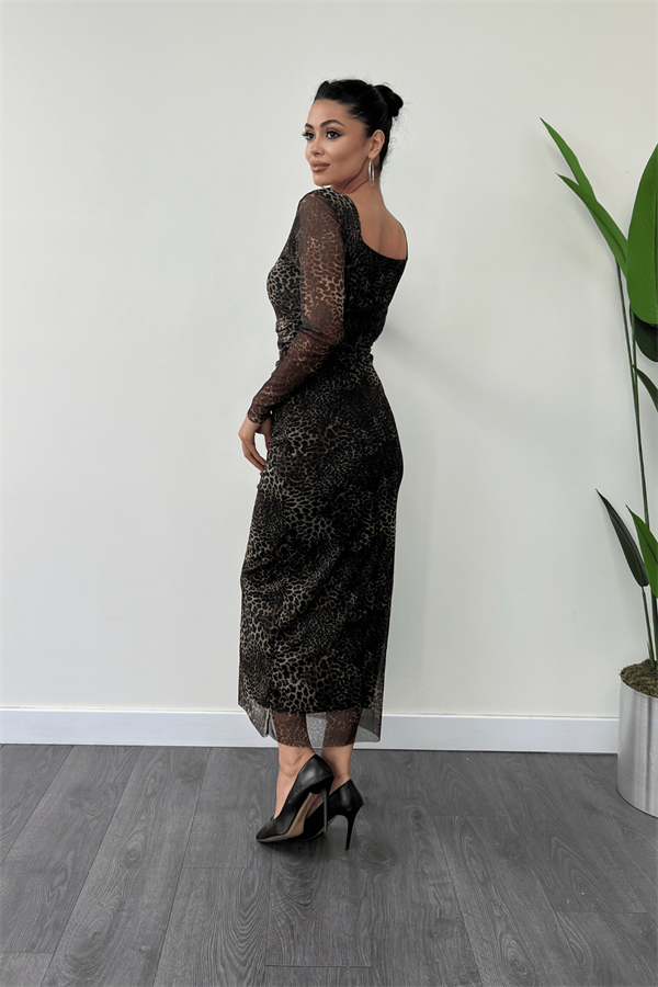 Tül Kumaş Kare Yaka Büzgü Detaylı Elbise - LEOPAR