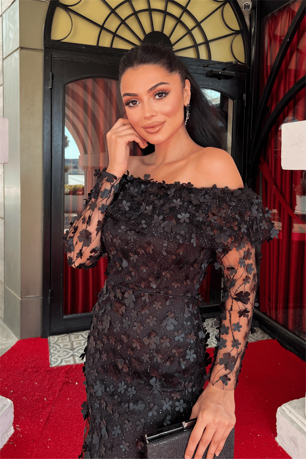 Üç Boyut Çiçekli Kumaş Kayık Yaka Kalem Elbise - SİYAH