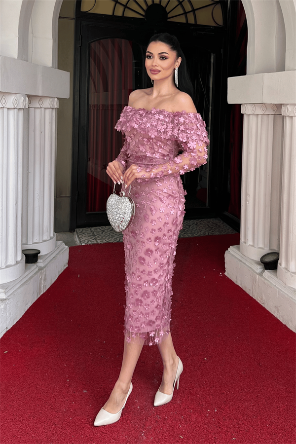 Üç Boyut Çiçekli Kumaş Kayık Yaka Kalem Elbise - PUDRA