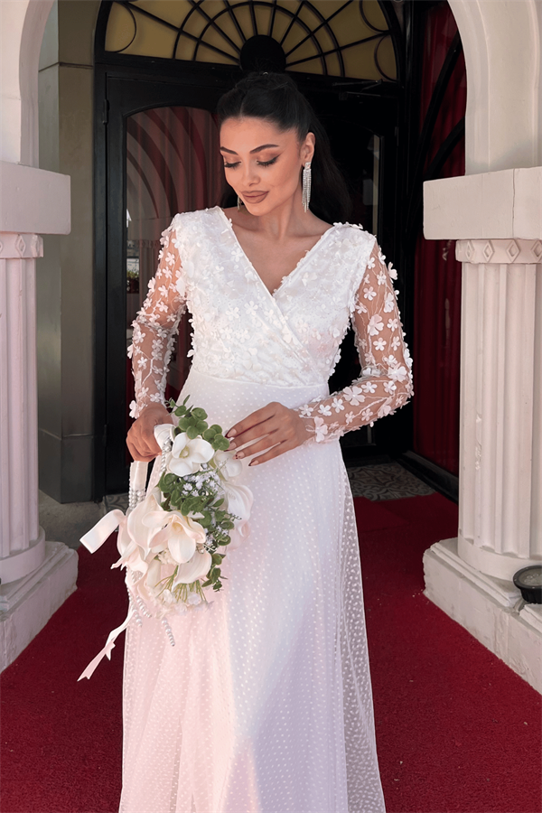 فستان زهري ثلاثي الأبعاد - الأبيض