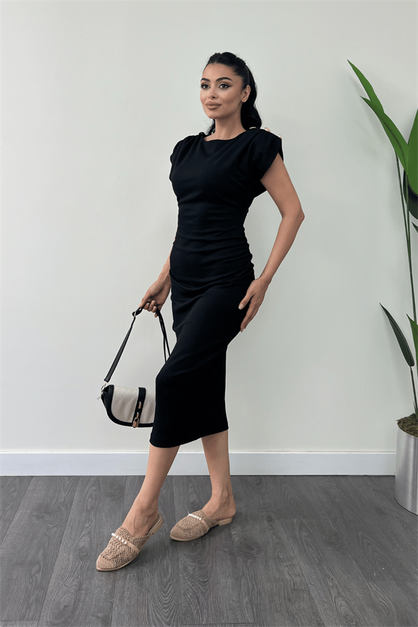Penye Kumaş Omuz Detaylı Büzgülü Kalem Elbise - SİYAH