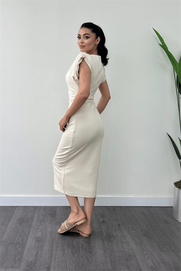 Penye Kumaş Omuz Detaylı Büzgülü Kalem Elbise - KREM
