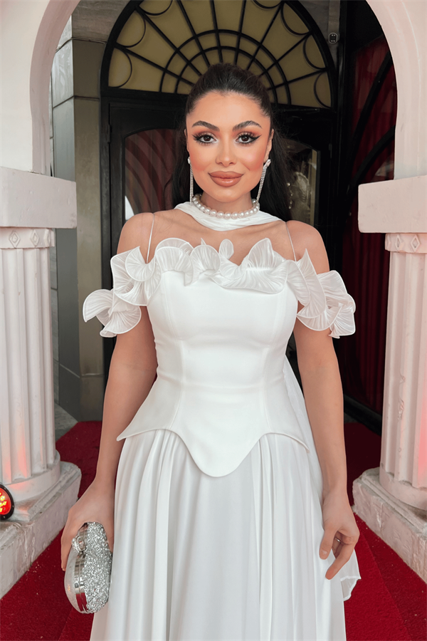 Üst Atlas Kumaş Alt Şifon Şal Detaylı Elbise - BEYAZ