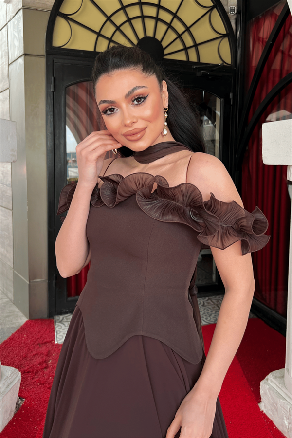 Üst Atlas Kumaş Alt Şifon Şal Detaylı Elbise - KAHVERENGİ