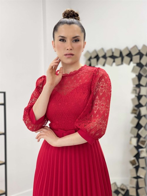Top Lace Bottom Atlas Fabric Pleated Dress - Red