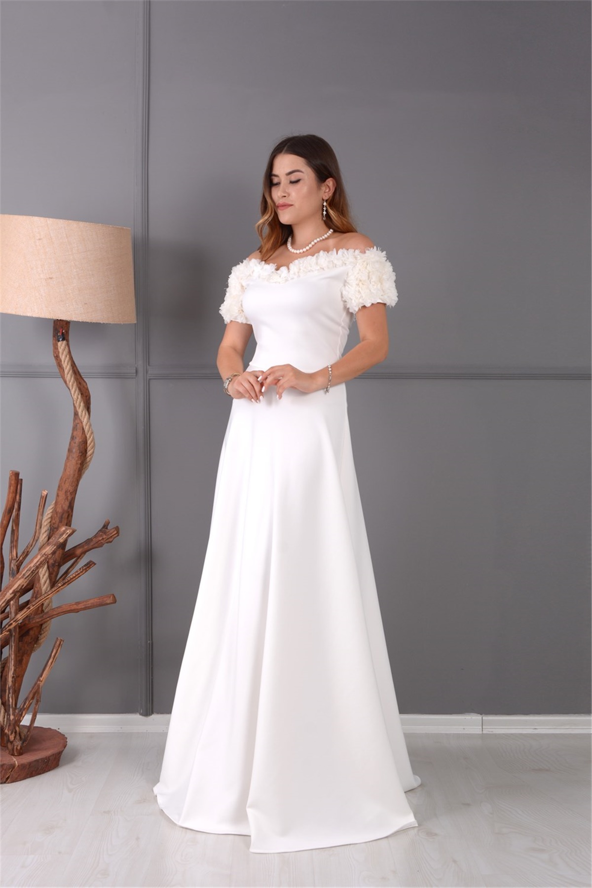 فستان مزين بالورود - الأبيض | Giyim Masalı