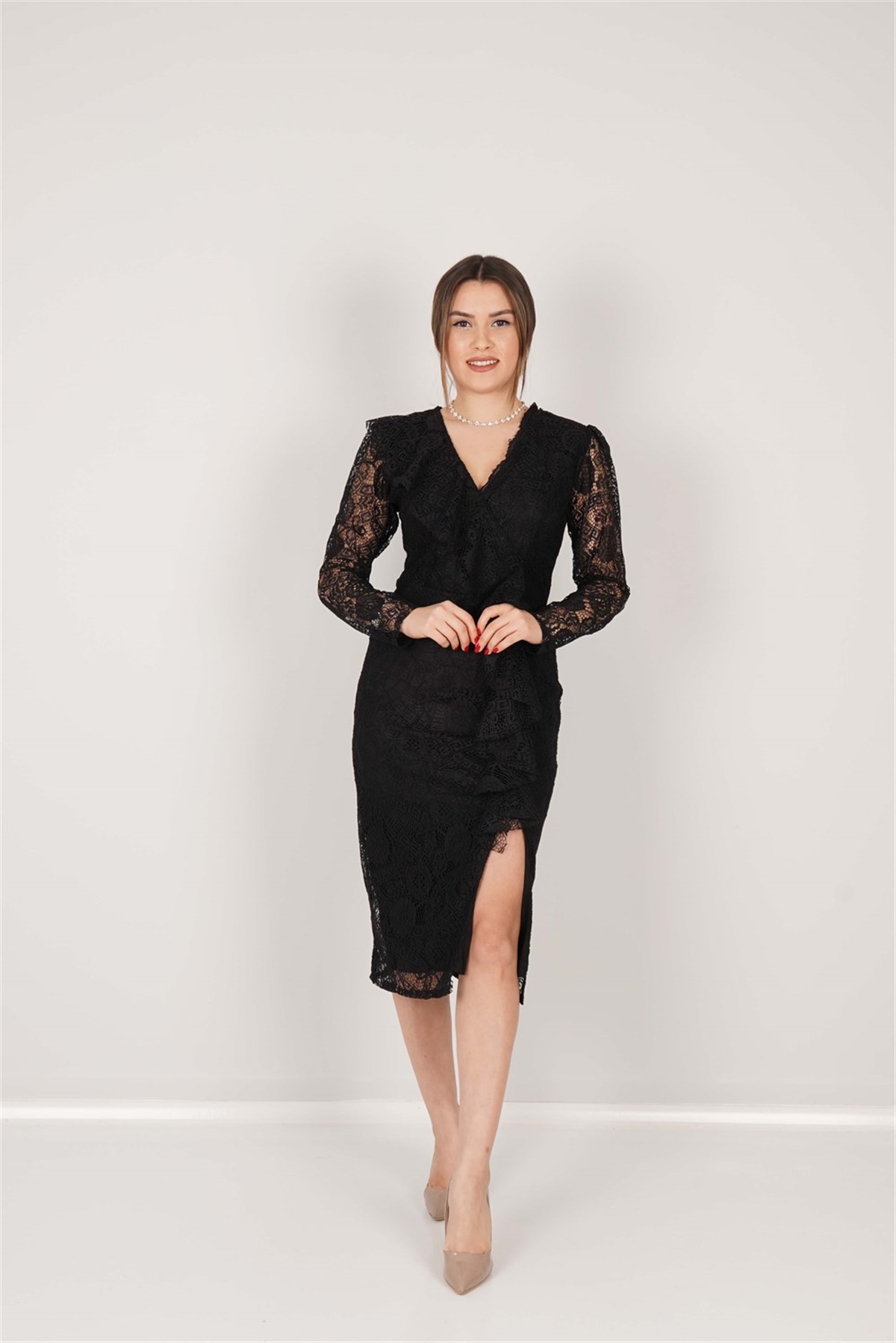 Güpür Dantel Yırtmaç Detaylı Elbise - Siyah | Giyim Masalı