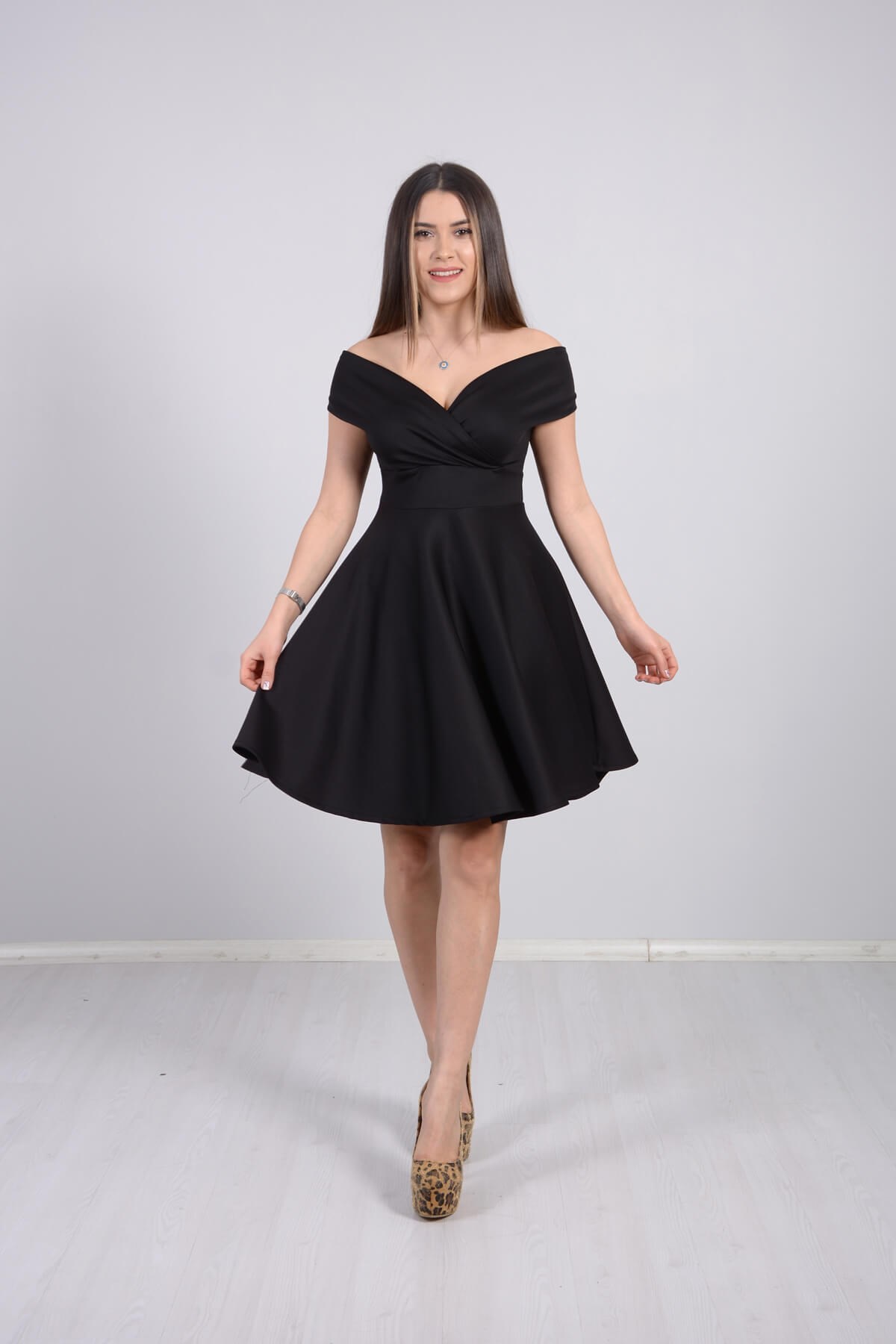 Kayık Yaka Elbise - Siyah | Giyim Masalı