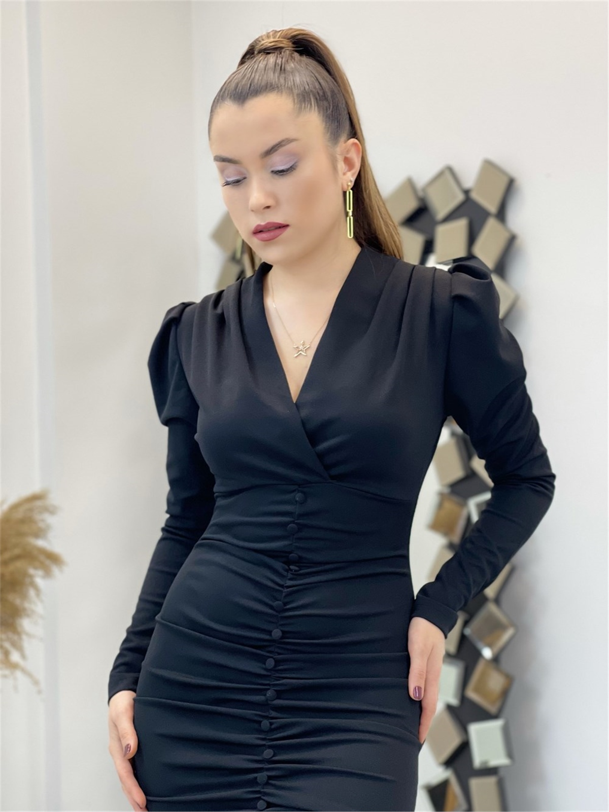 فستان مكشكش وأزرار من قماش الكريب - الأسود | Giyim Masalı