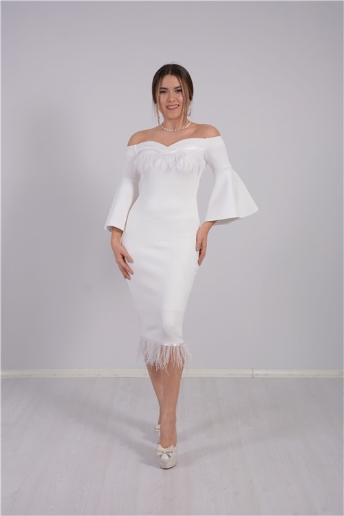 Krep Kumaş Tüy Detaylı Tasarım Elbise - Beyaz
