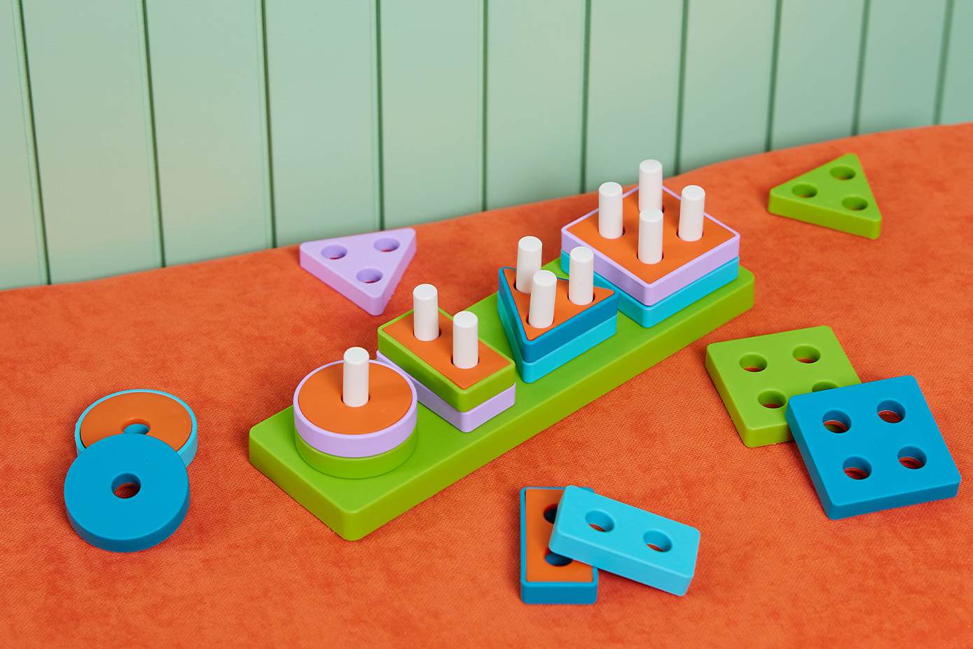 Çocuklar İçin Eğitici Oyuncaklar ve Aileler İçin Oyun Önerileri Nelerdir?