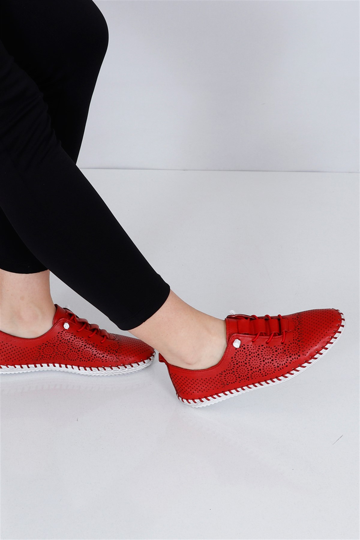 Kırmızı Deri Düz Taban Bağlı Kadın Babet Ayakkabı 102 Fiyatı ve Modelleri