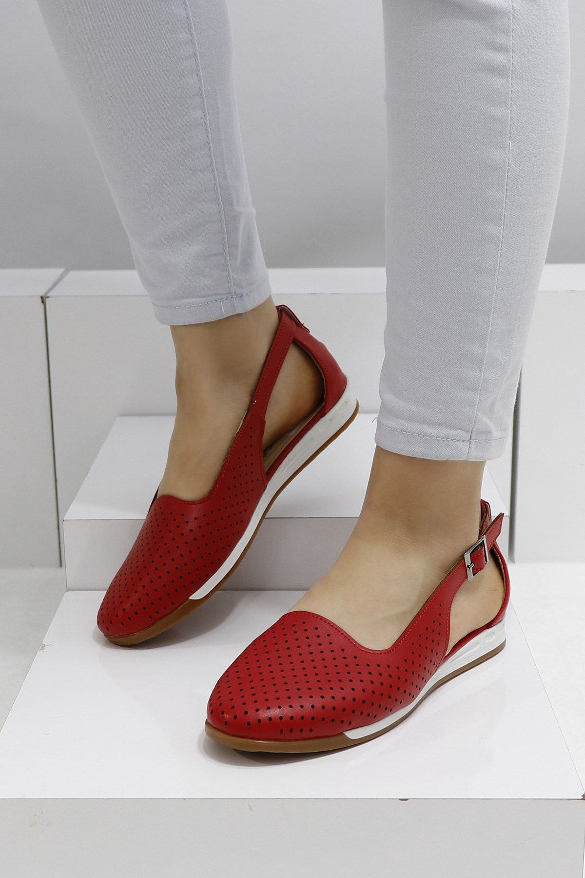 üzemanyag Átkozott maró kırmızı babet ayakkabı modelleri rövidít Sovány  Elhanyagolás
