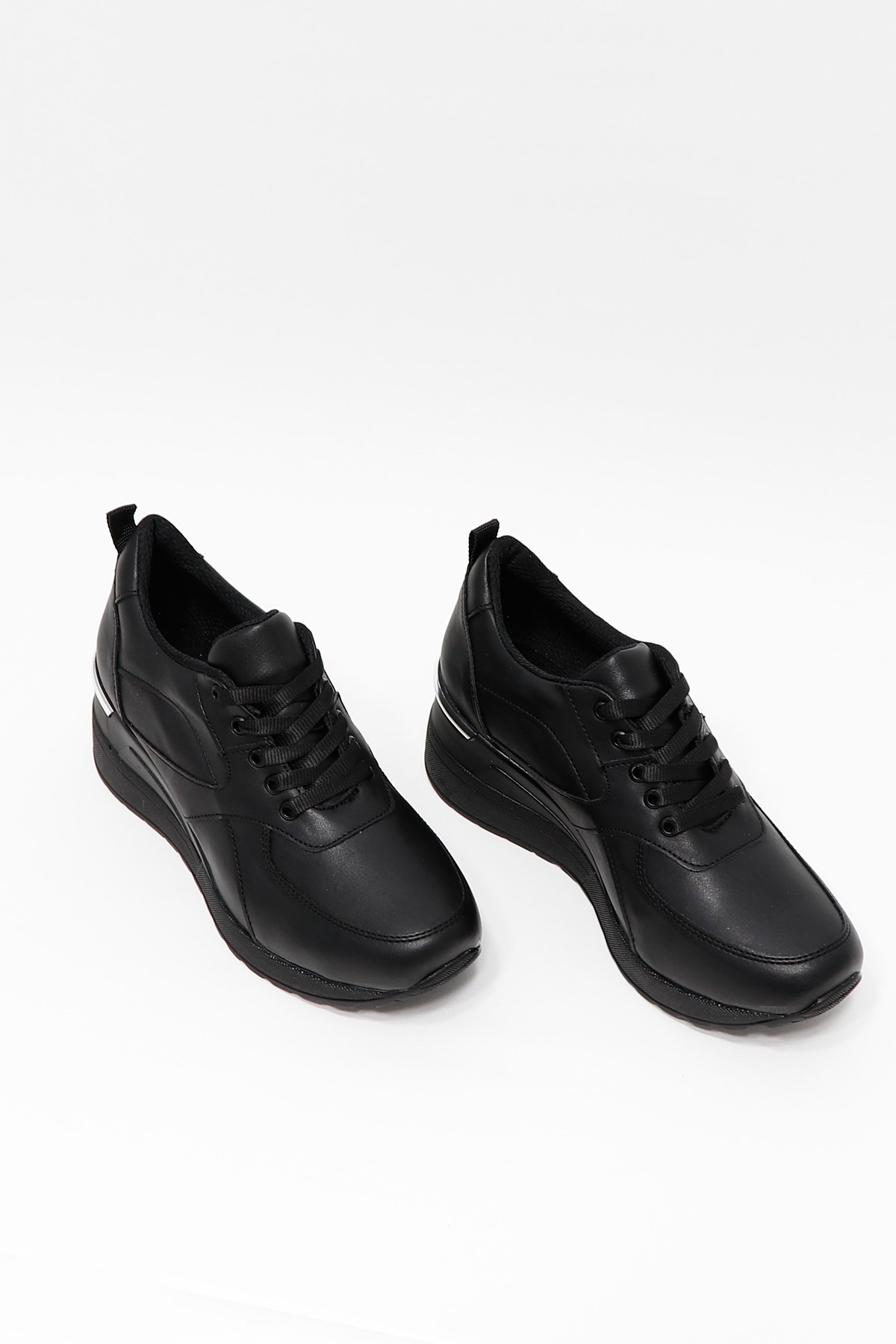 Siyah Dolgu Topuk Bağlı Spor Ayakkabı 609 Fiyatı ve Modelleri