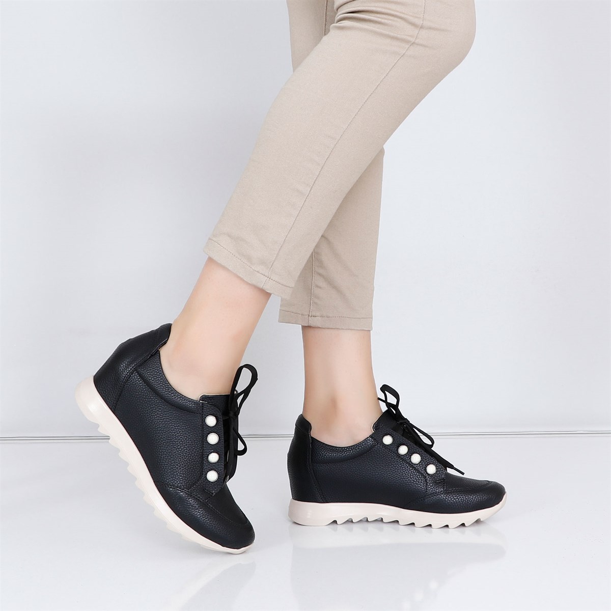 Siyah Dolgu Topuk Kadın Spor Ayakkabı 401 Fiyatı ve Modelleri
