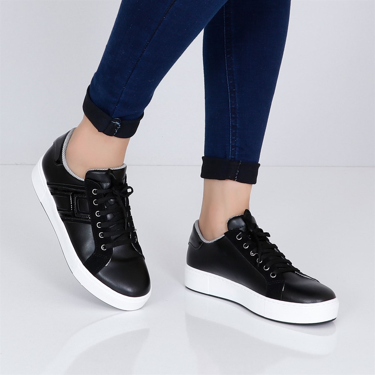 Siyah Düz Taban Kadın Spor Ayakkabı H1701 Fiyatı ve Modelleri