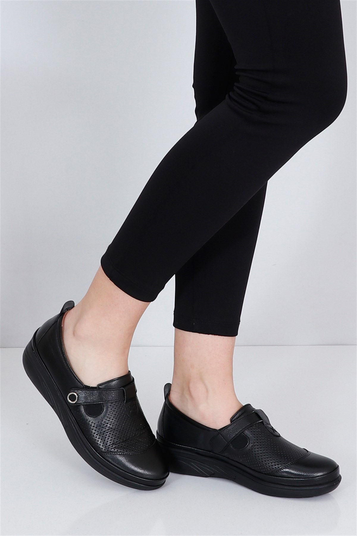Siyah Ortopedik Dolgu Topuk Kadın Ayakkabı 2023 Fiyatı ve Modelleri