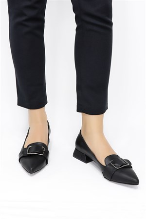 Siyah Alçak Topuklu Kadın Ayakkabı 01