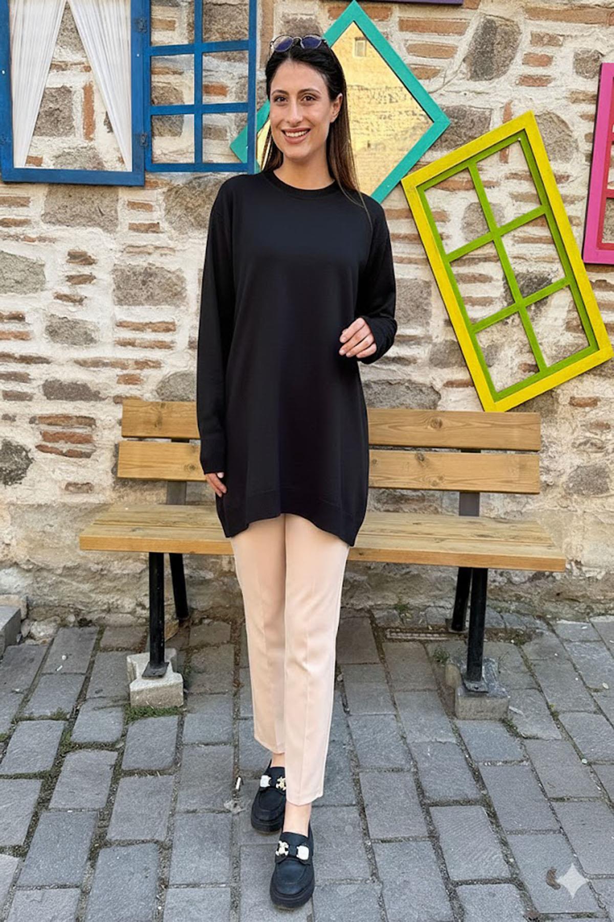 Bisiklet Yaka Rahat Kesim Triko Tunik – Siyah