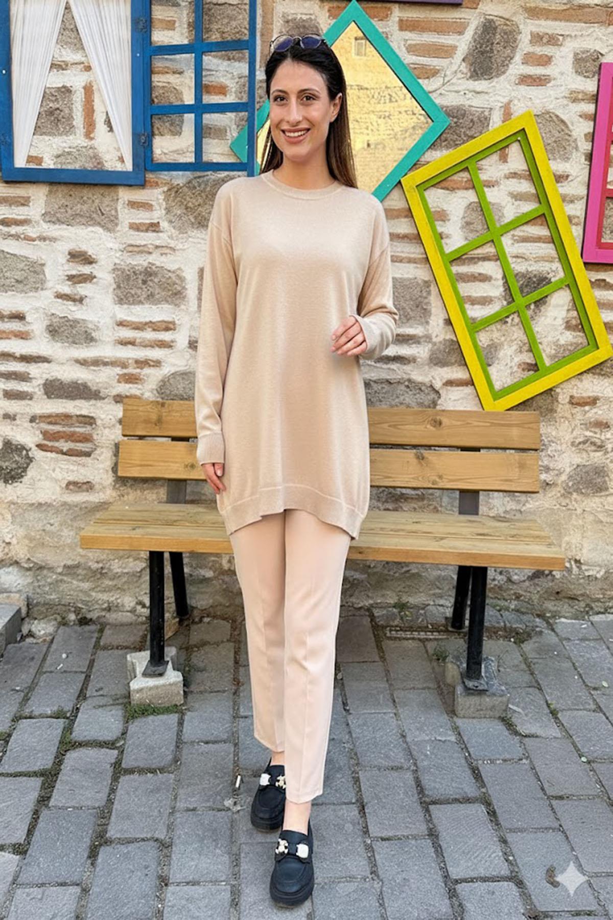 Bisiklet Yaka Rahat Kesim Triko Tunik – Bej