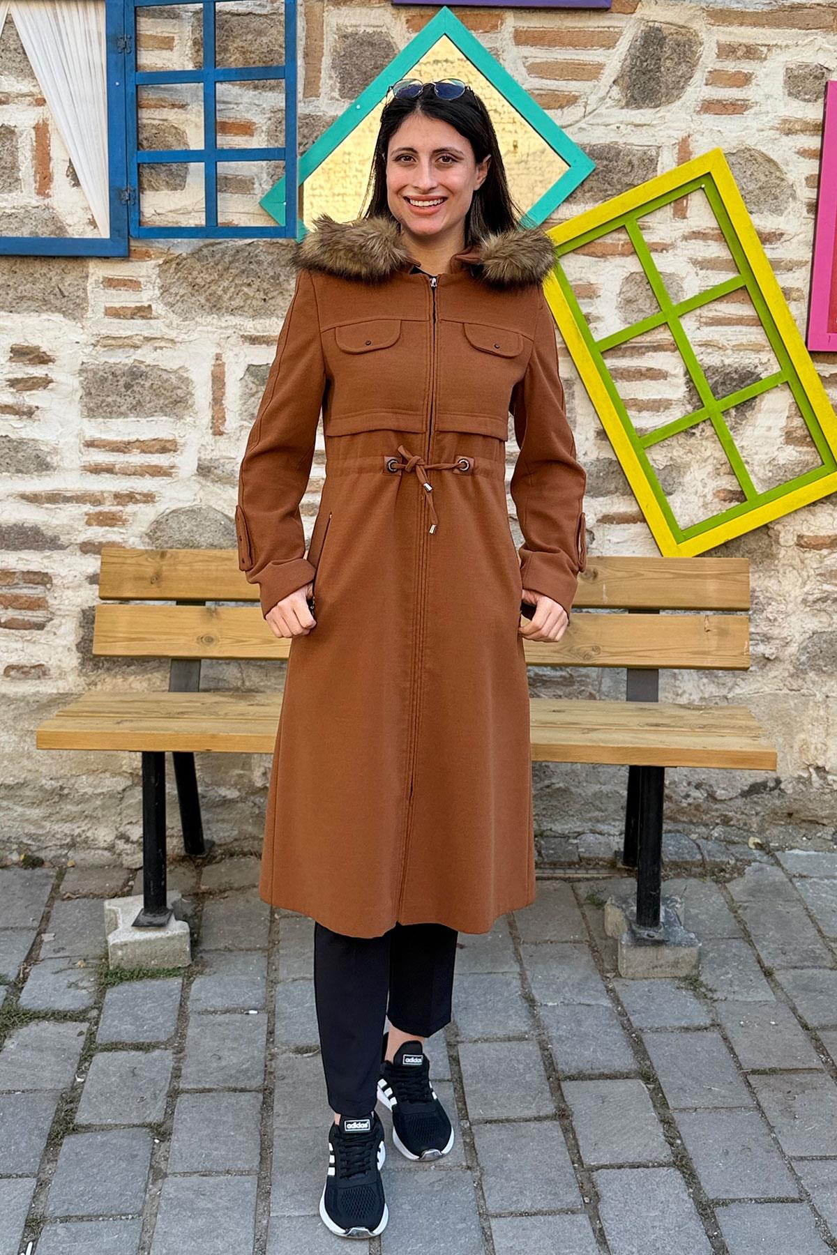 Kapüşonu Kürklü Kaşe Kaban - TABA