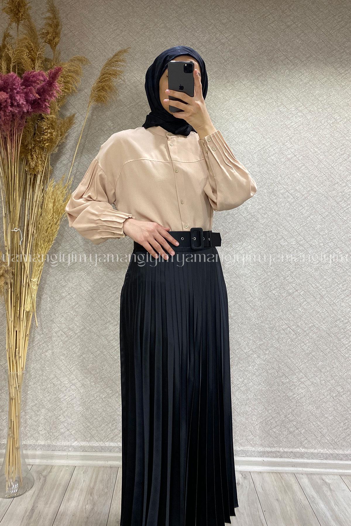 Black pleated skirt satin hotsell