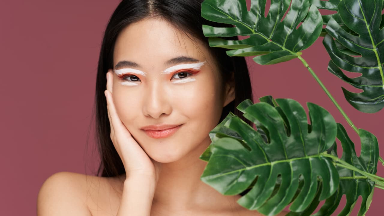 Skinification Trendi: Cilt Bakımı Odaklı Makyaj Etkisi Nedir?