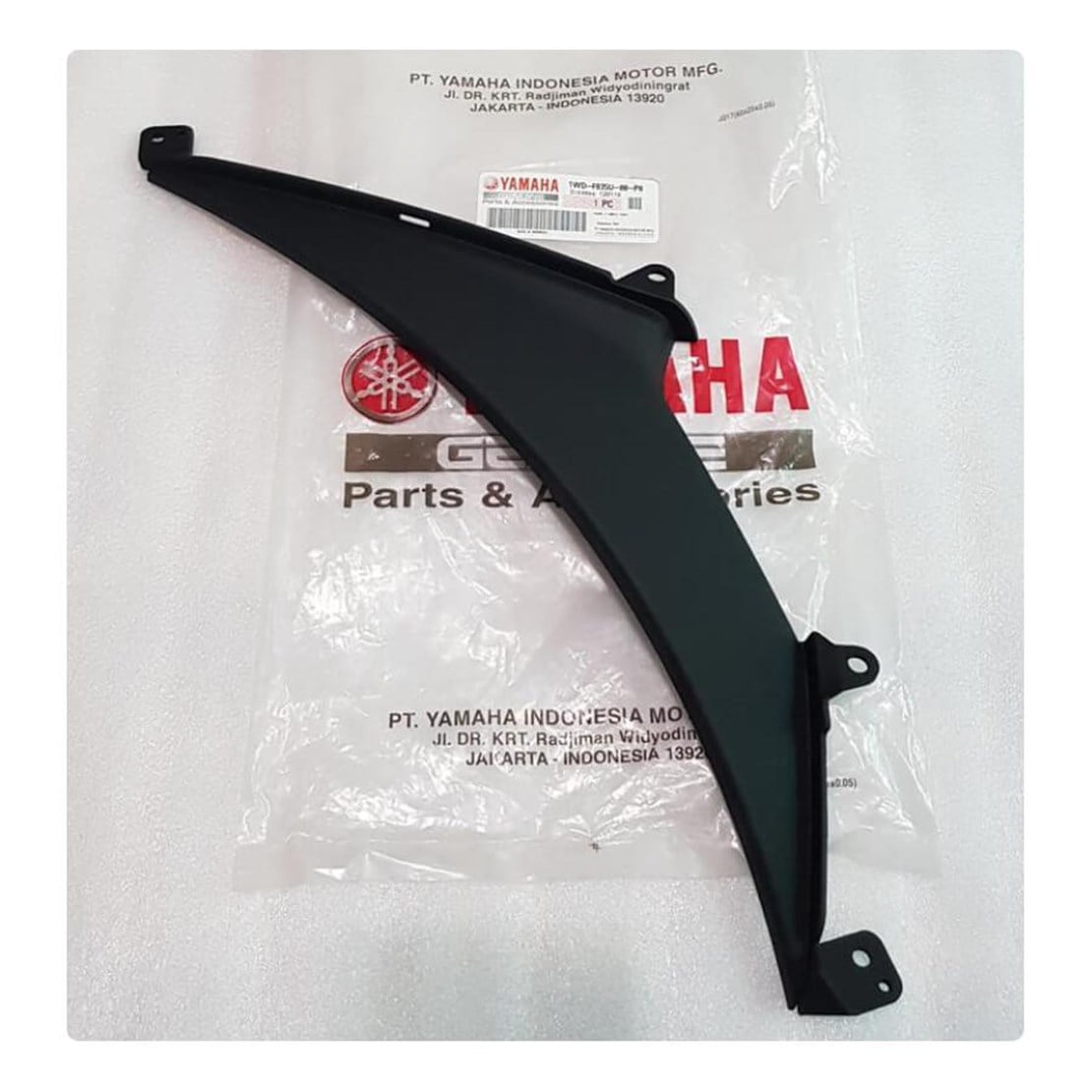 YAMAHA YZF R25 İÇ PANEL SOL SİYAH 2015-2018