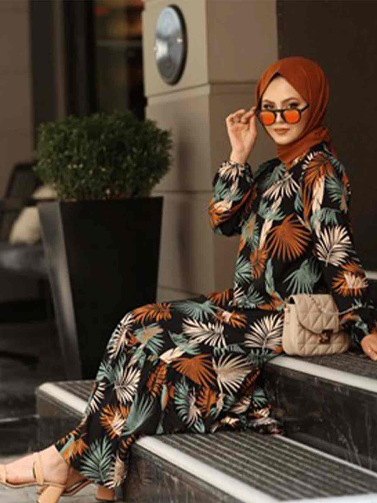 TESETTÜR ELBİSE MODELLERİ