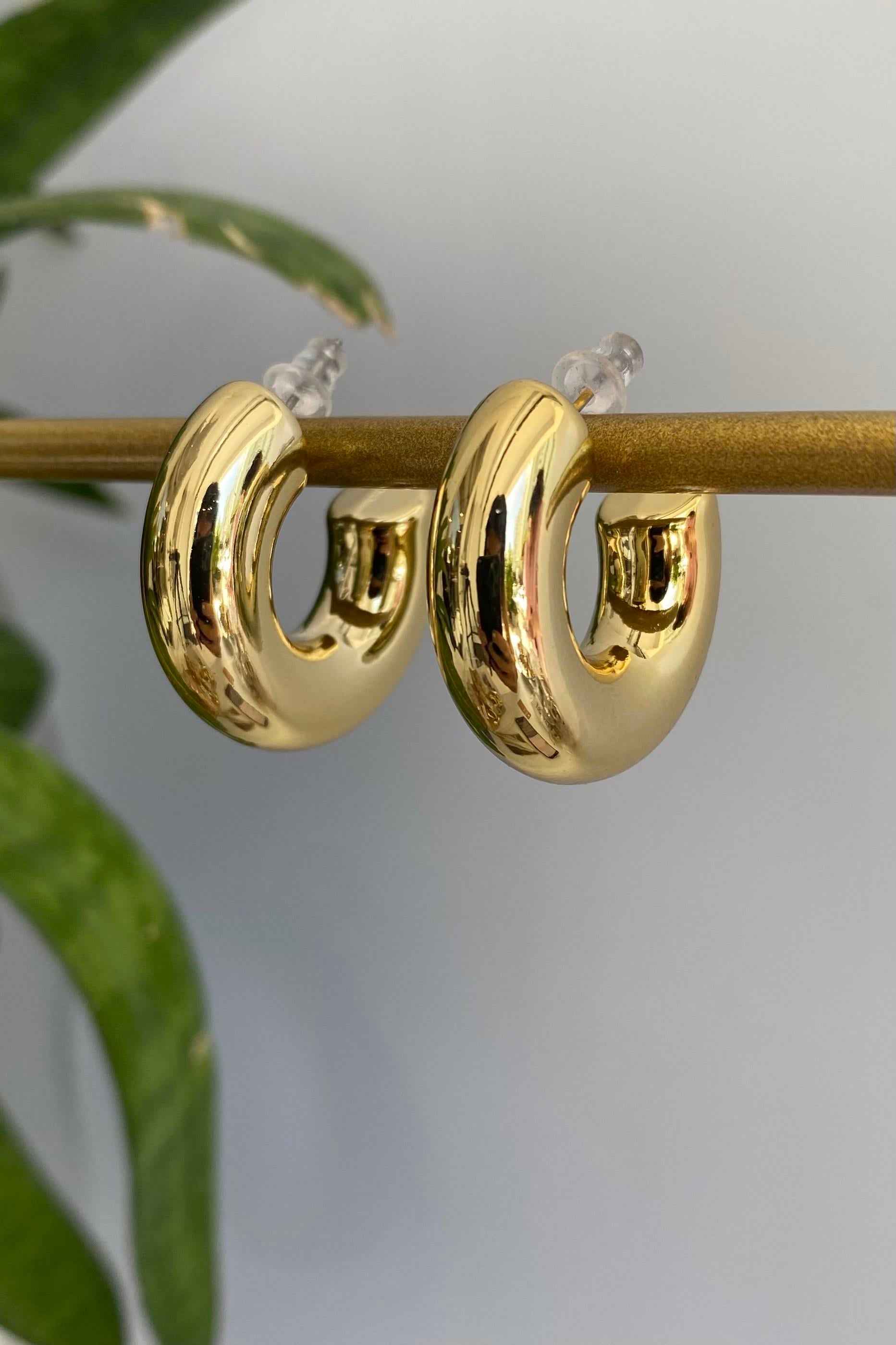 BOMBELİ HALKA KÜPE