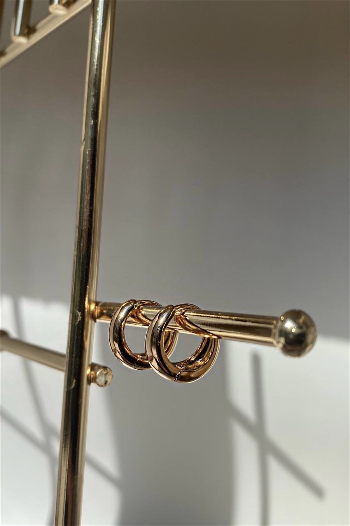 BOMBELİ HALKA KÜPE 1,5cm