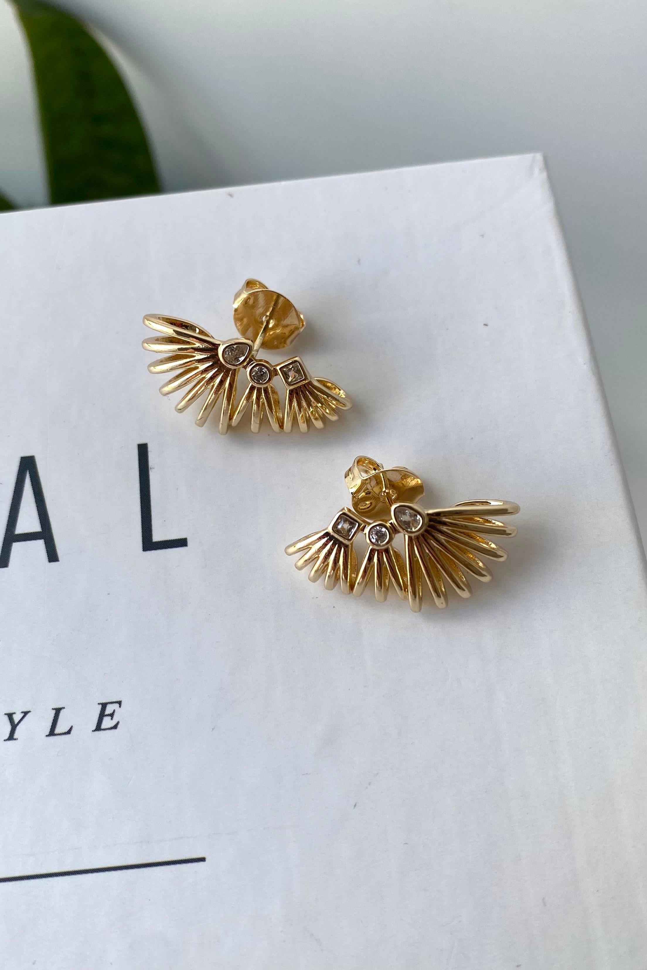 BOMBELİ YELPAZE KÜPE