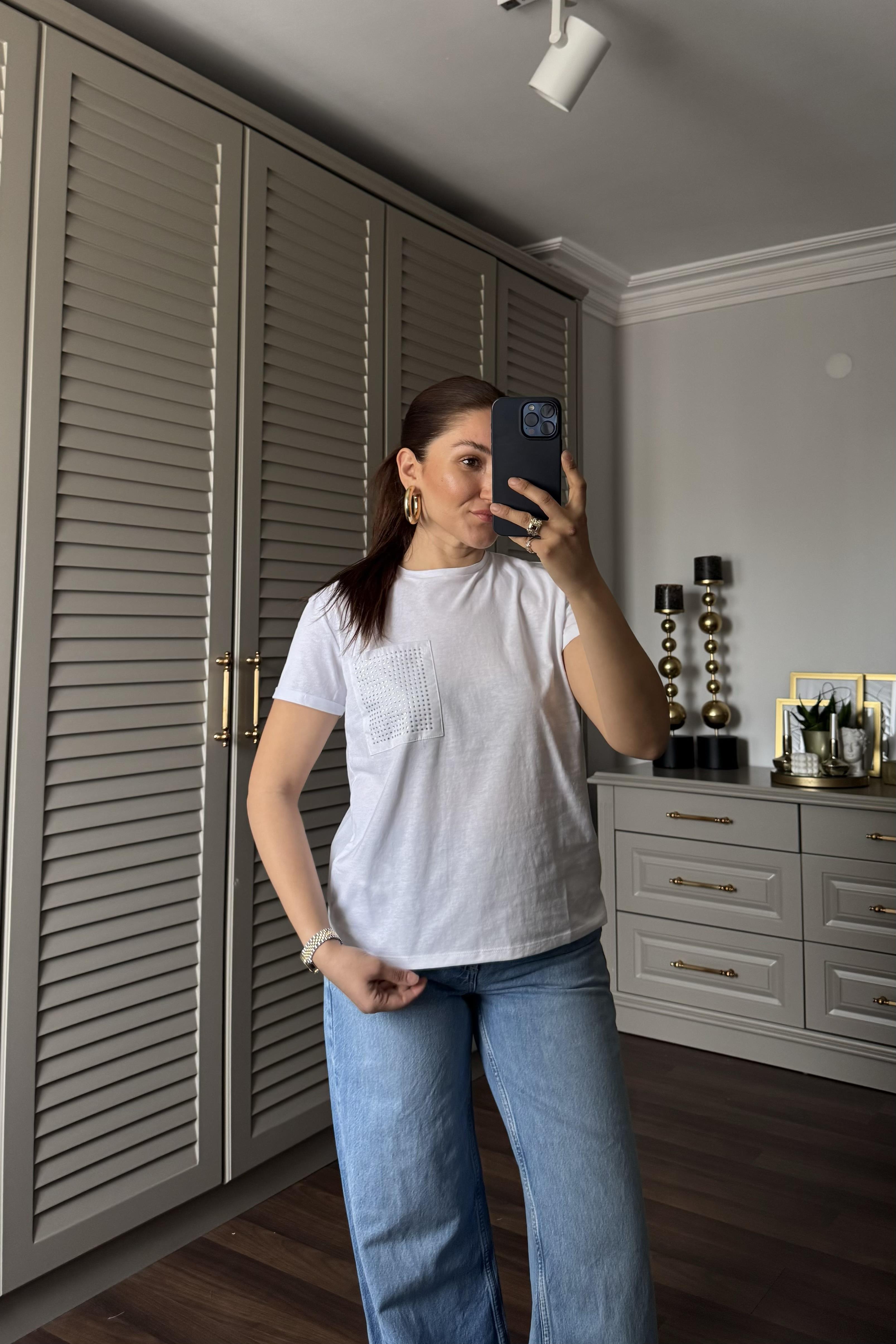 CEP TAŞLI MOTIVI T-SHIRT