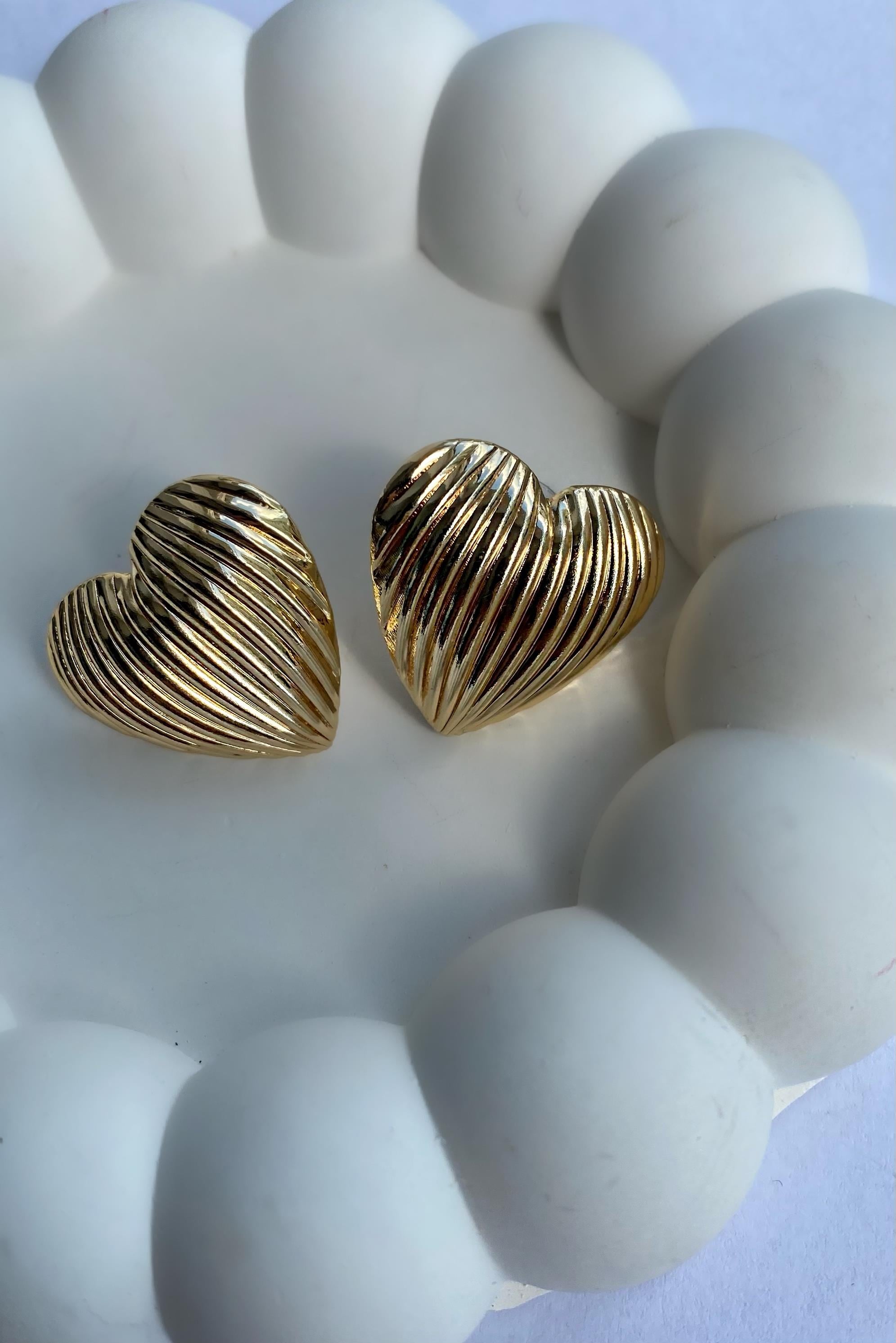 ÇİZGİLİ KALP KÜPE