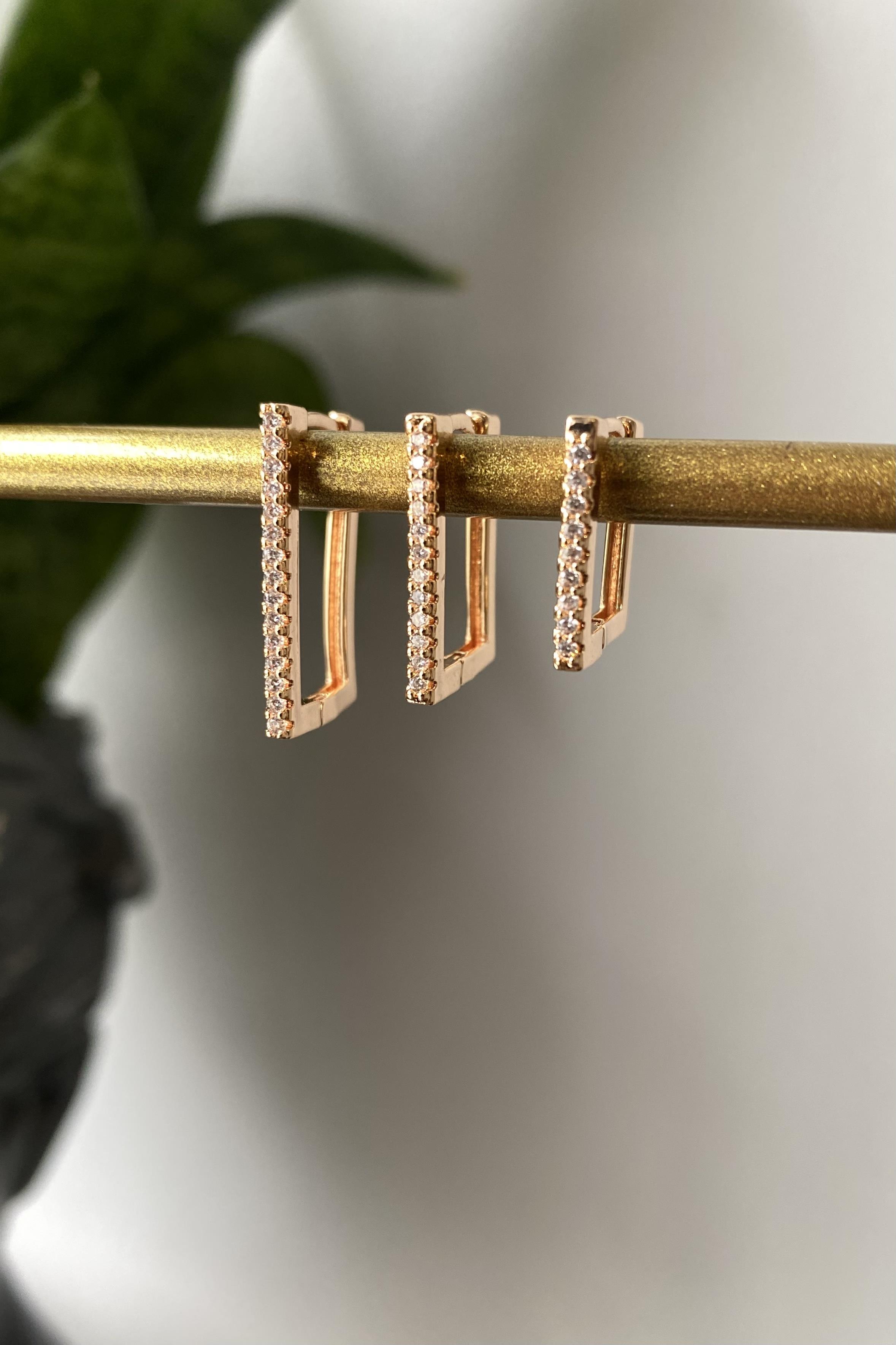 DİKDÖRTGEN KESİT ÜÇLÜ HALKA KÜPE