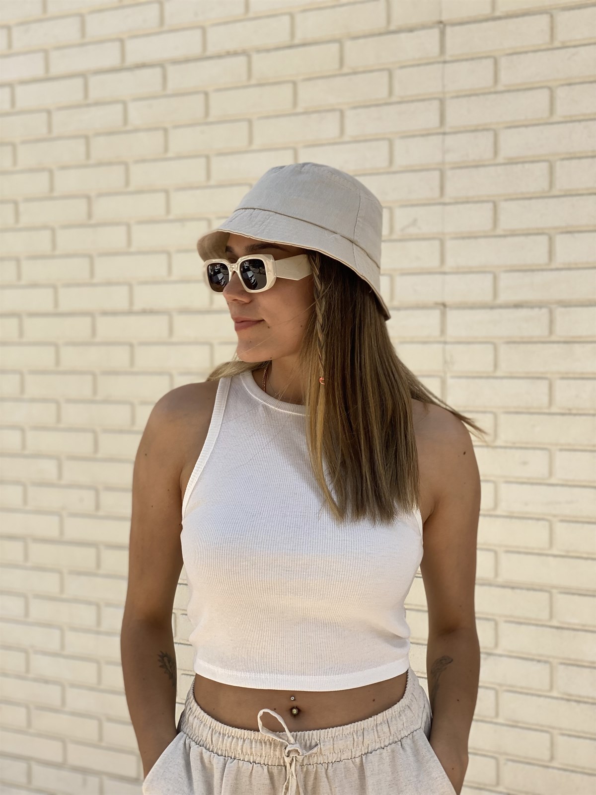 DÜZ RENK KOVA ŞAPKA