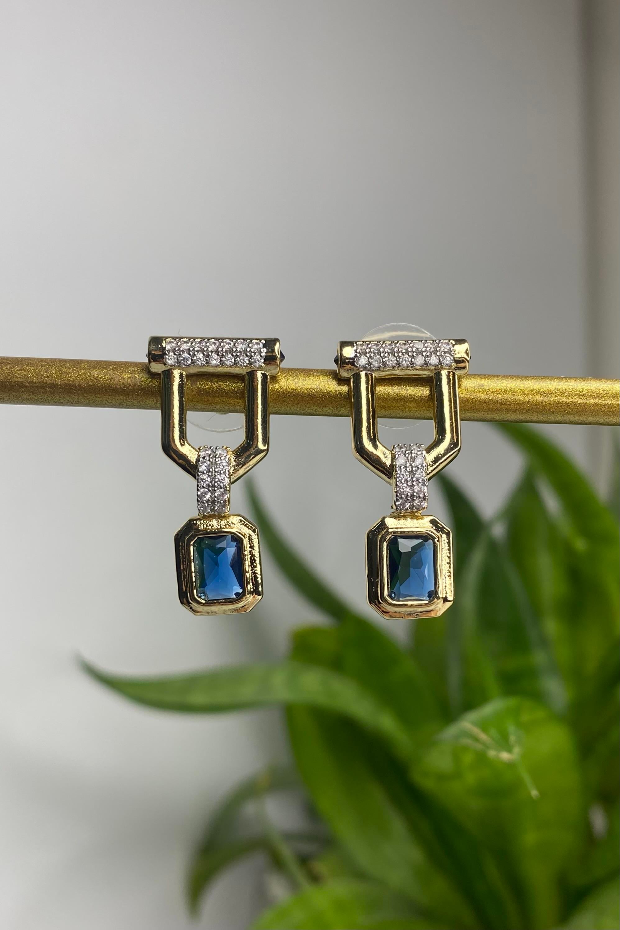 KARE TAŞ GEÇİRMELİ KÜPE