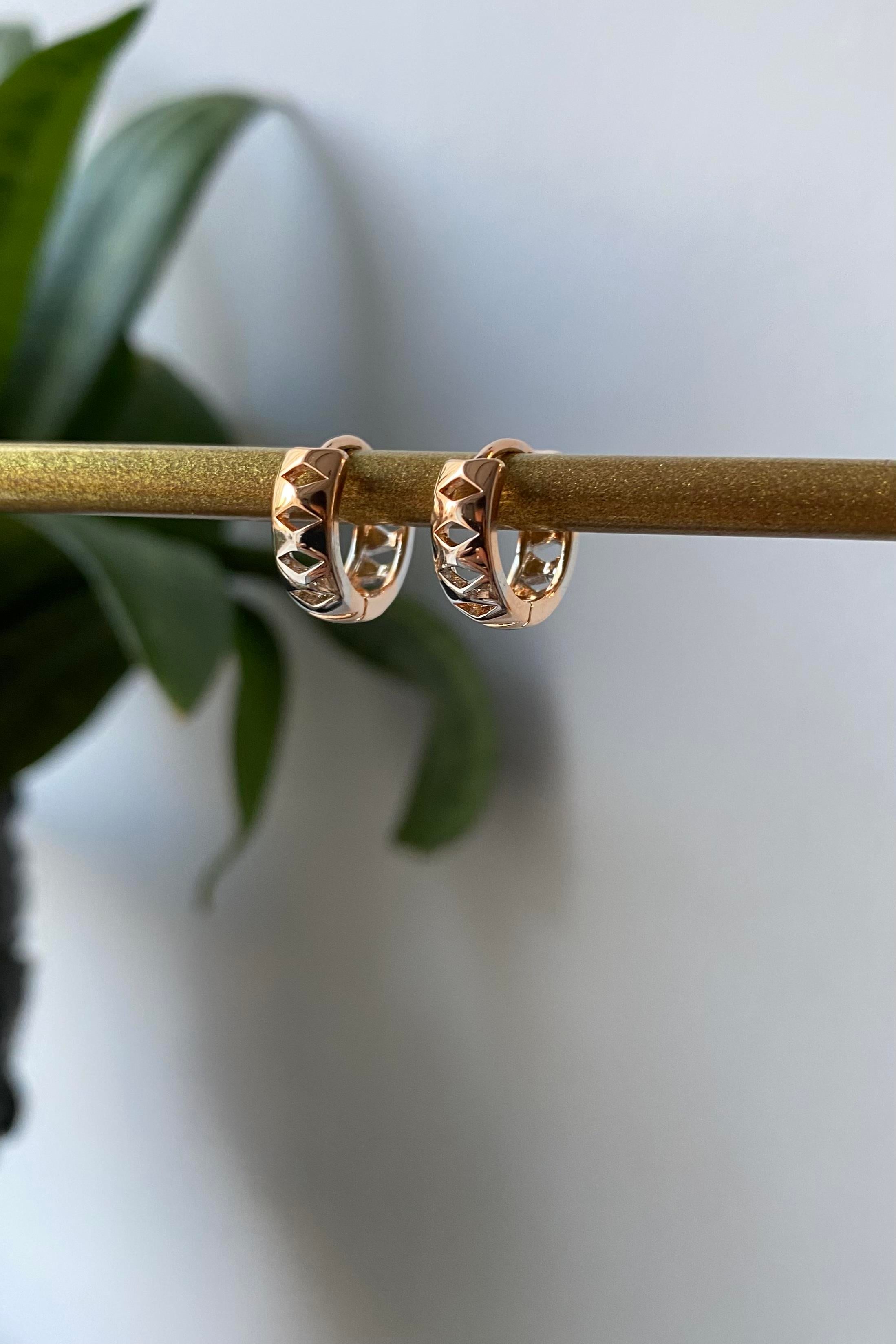 KARO KESİTLİ HALKA KÜPE 1CM