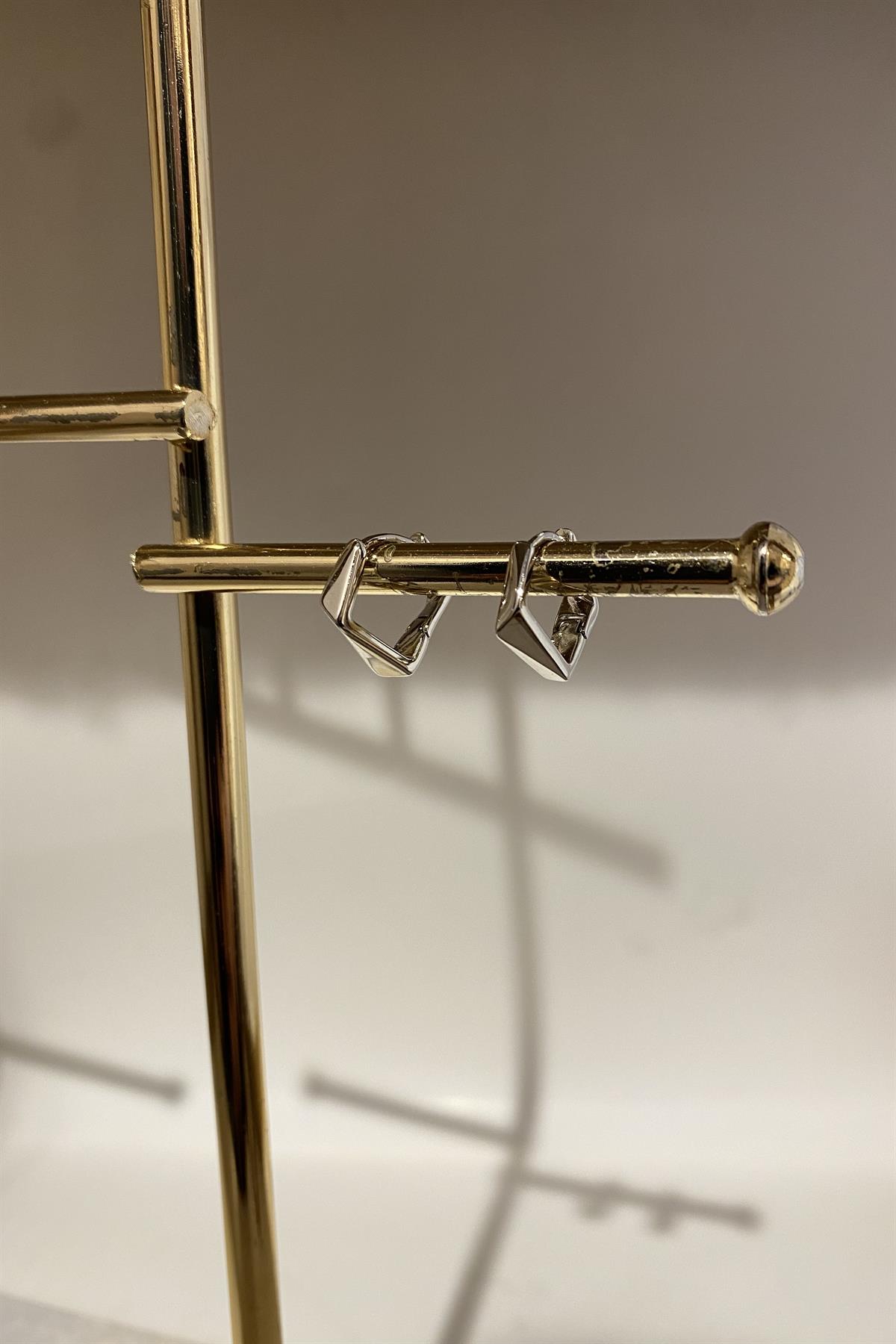 KESİMLİ KARO KÜPE 1.3cm