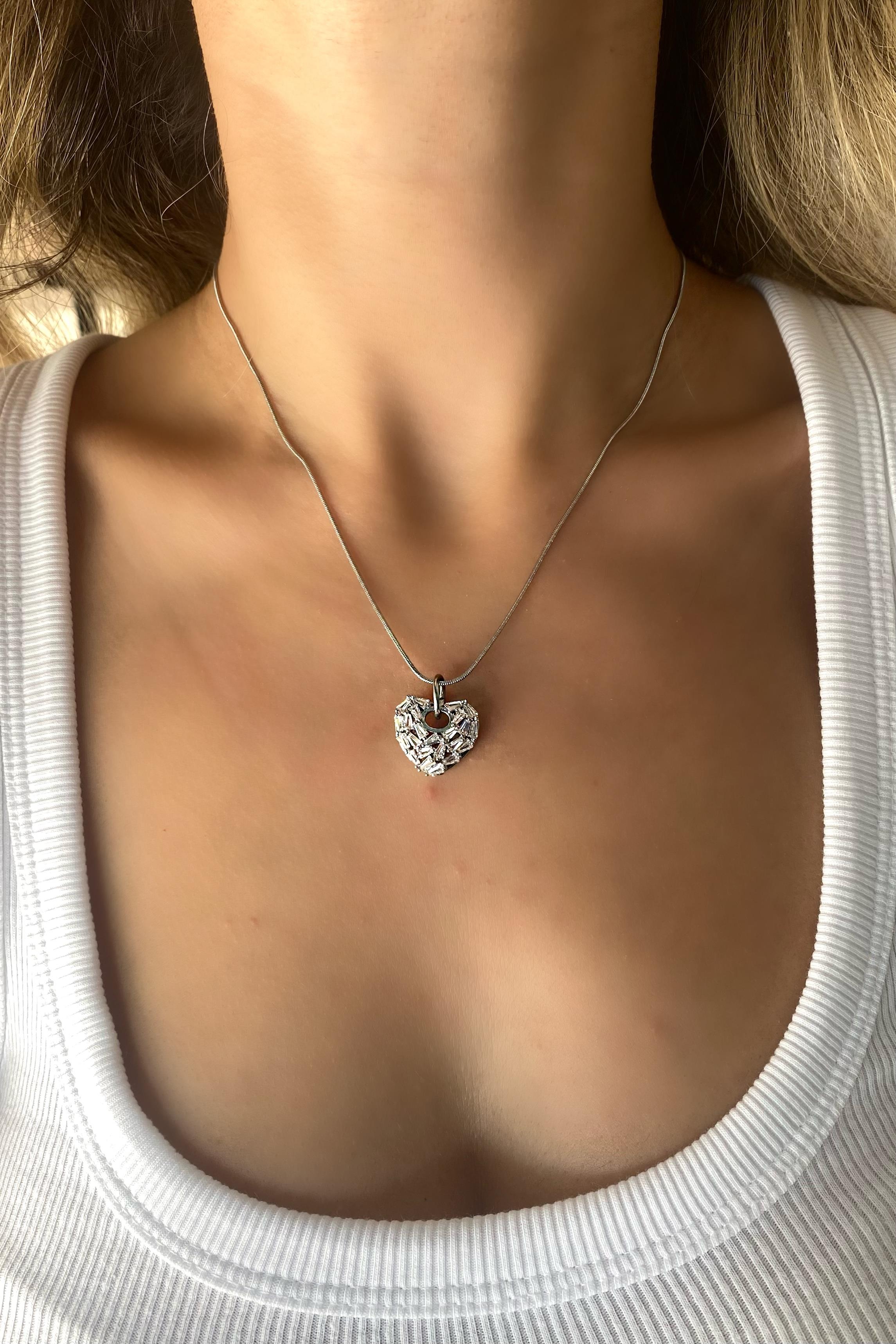 KESME TAŞLI KALP KOLYE