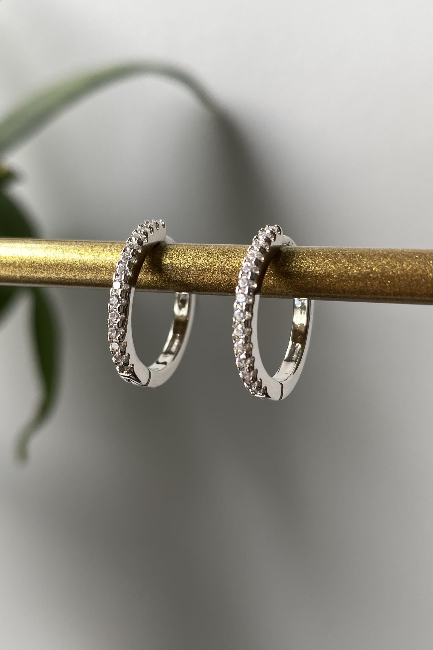 KLASİK TAŞLI HALKA KÜPE 1,5cm