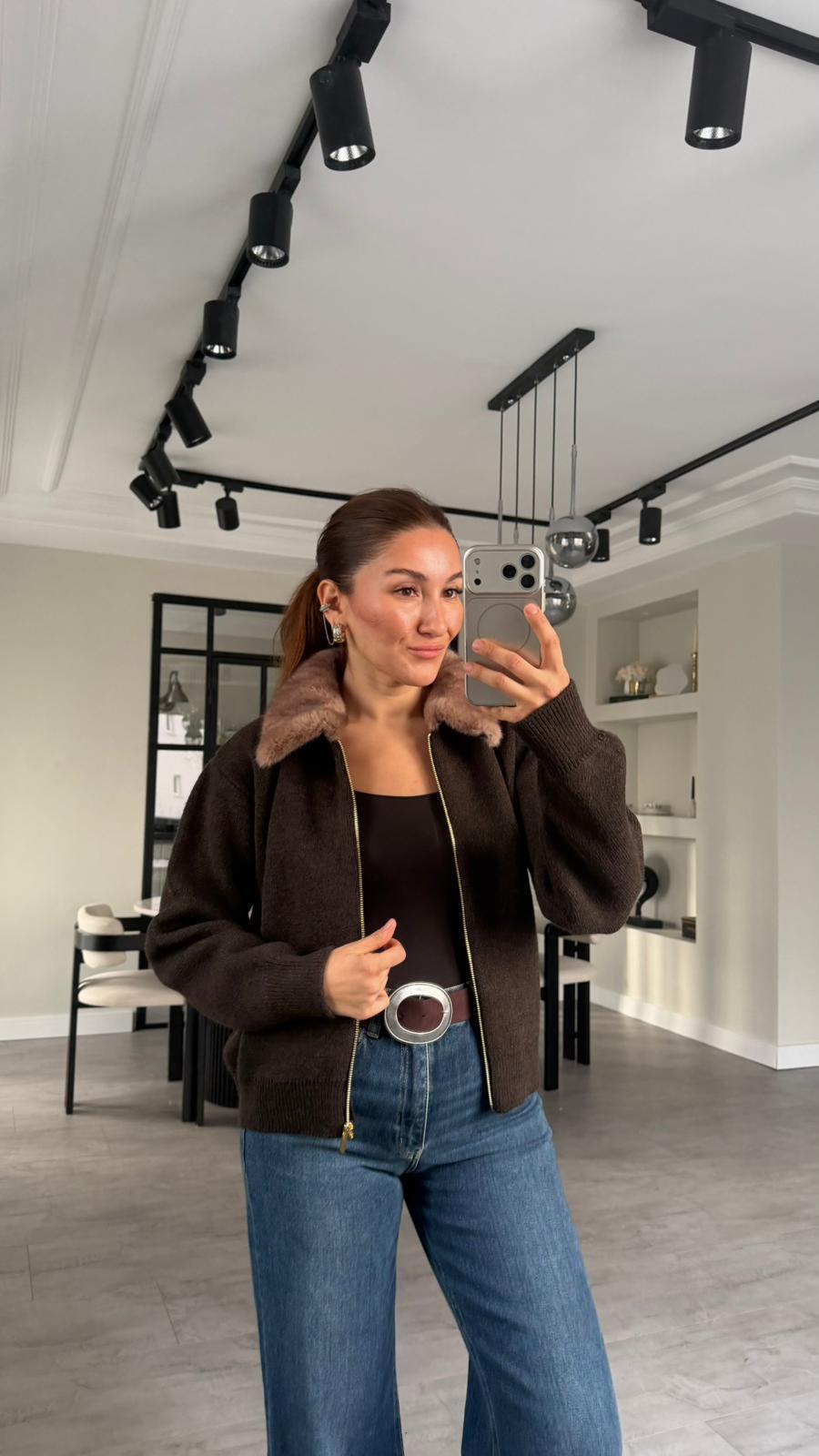 YAKASI KÜRKLÜ HIRKA