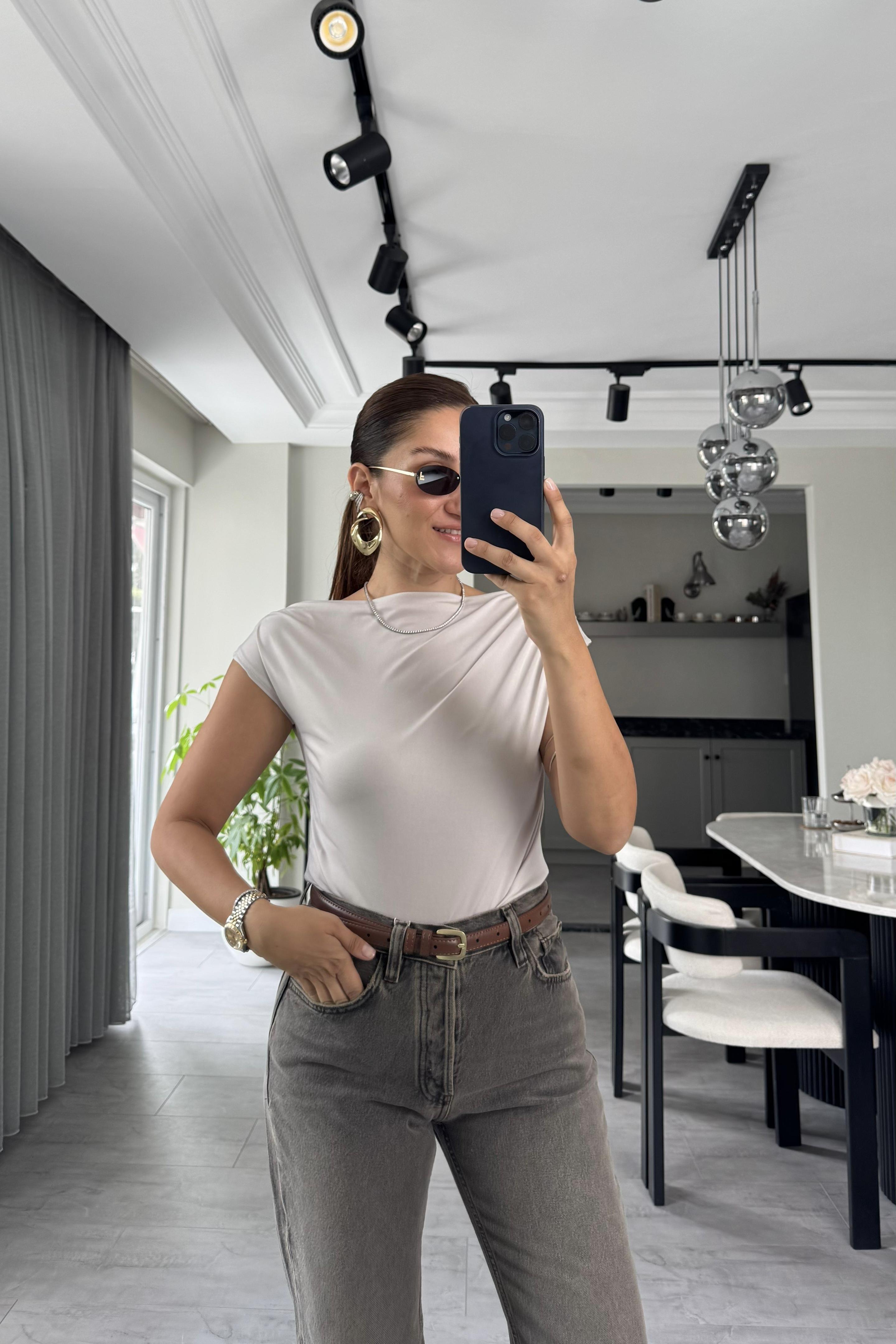 YARIM KOL DÖKÜMLÜ BLUZ/0637