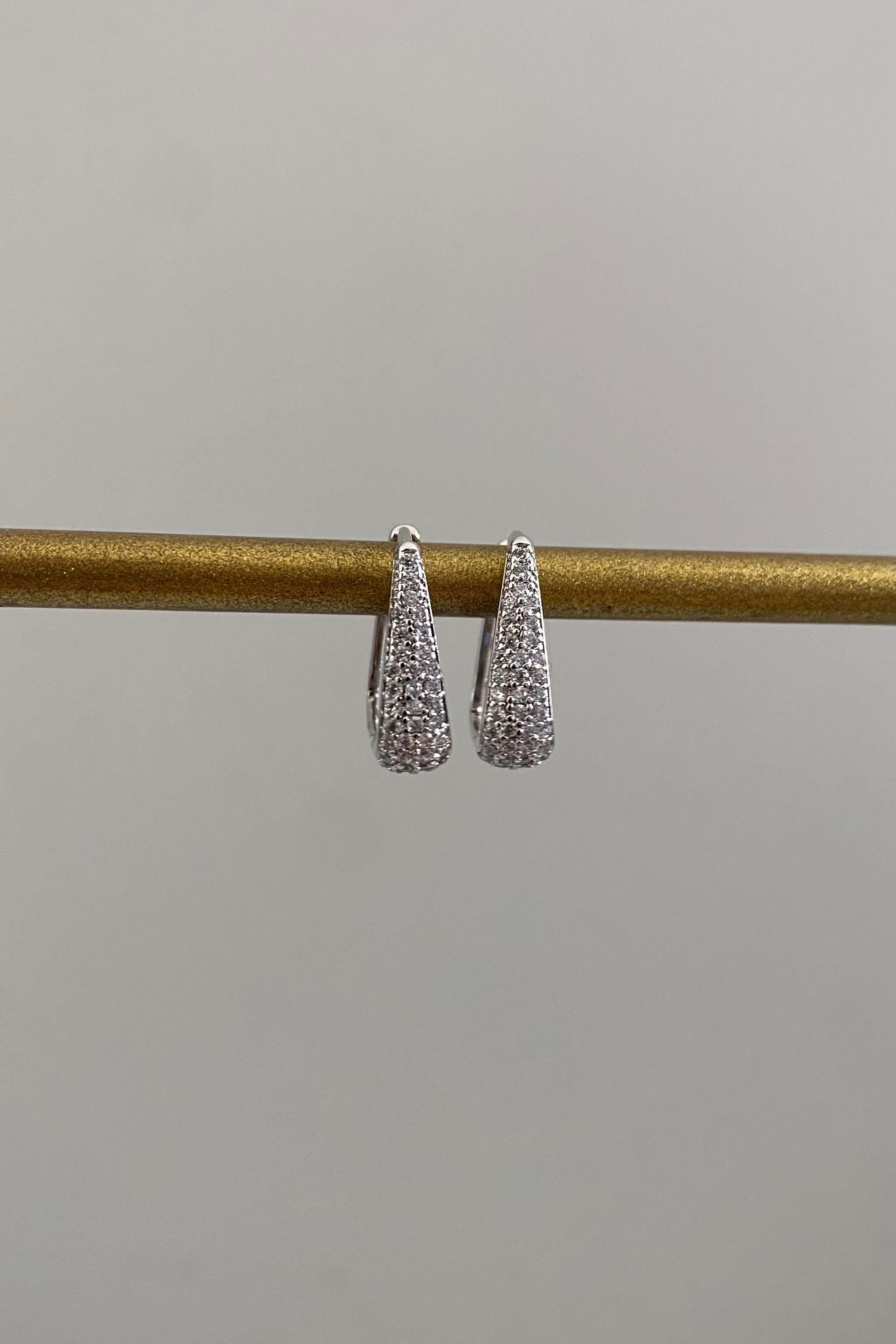 FULL TAŞLI DÖRTGEN KÜPE 1.5 CM