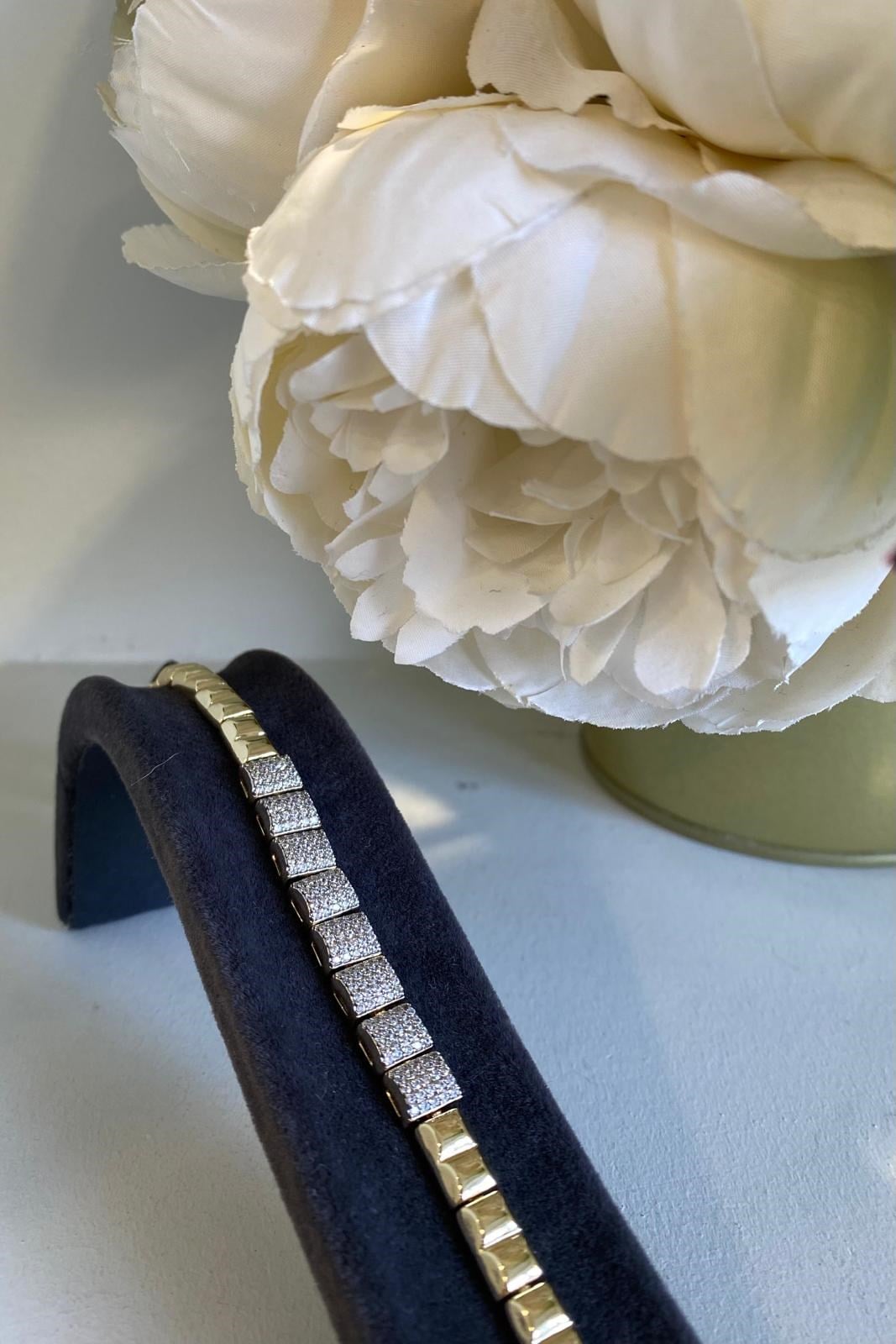 ORTASI SEKİZ TAŞLI KARE BİLEZİK