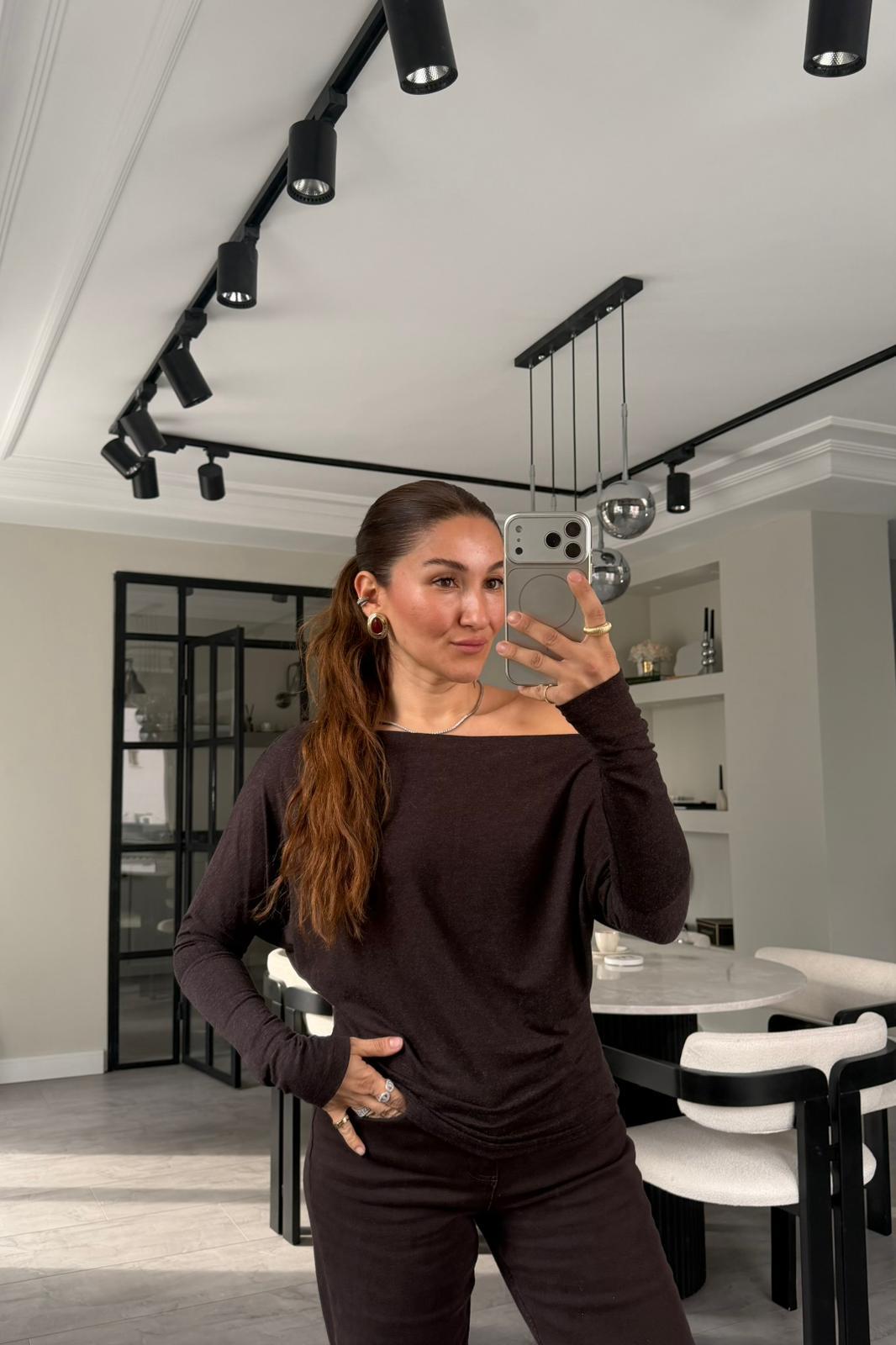 DÜŞÜK OMUZ KILÇILLI BODY/1072