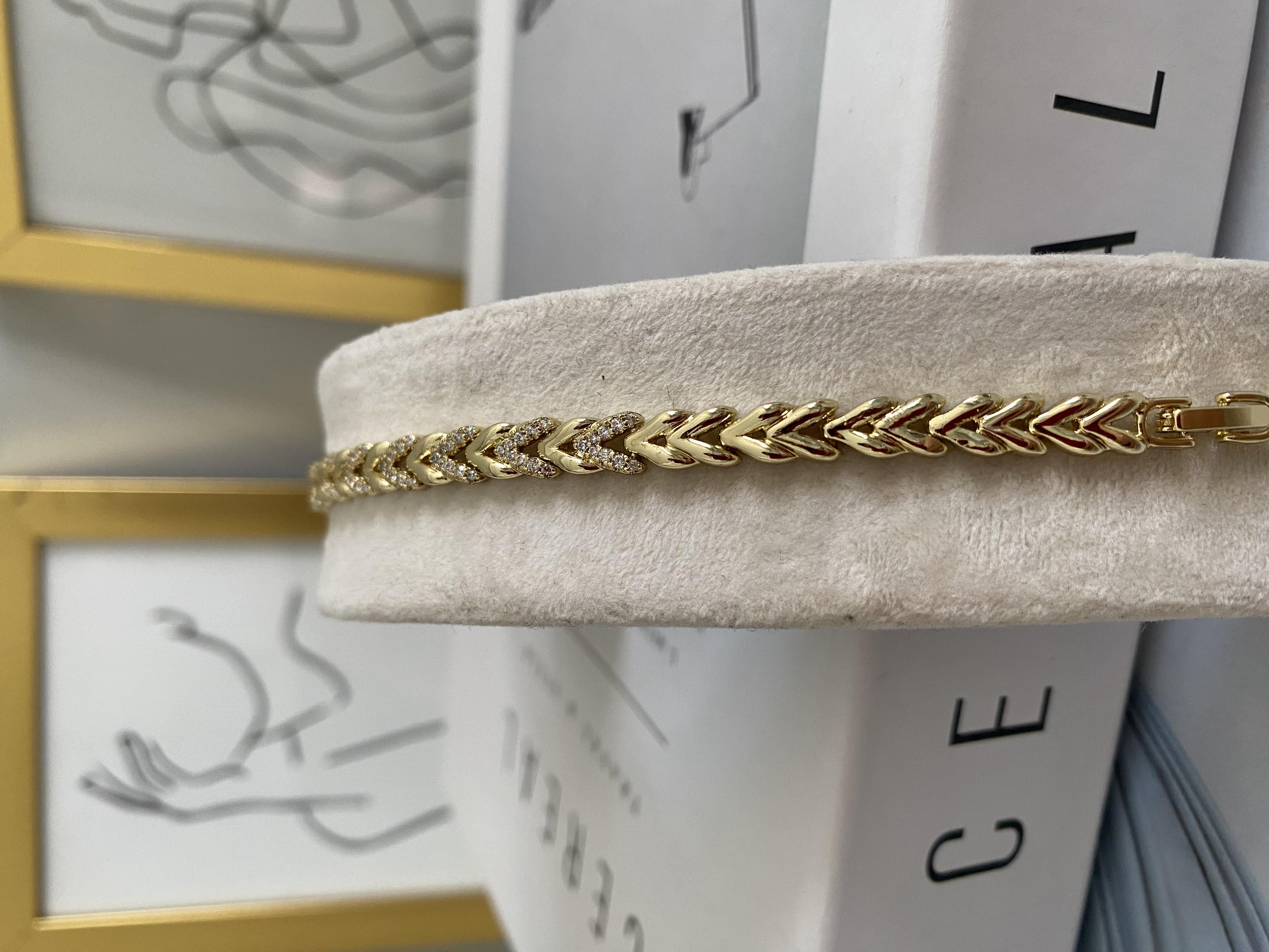 V TAŞ SIRALI BİLEZİK