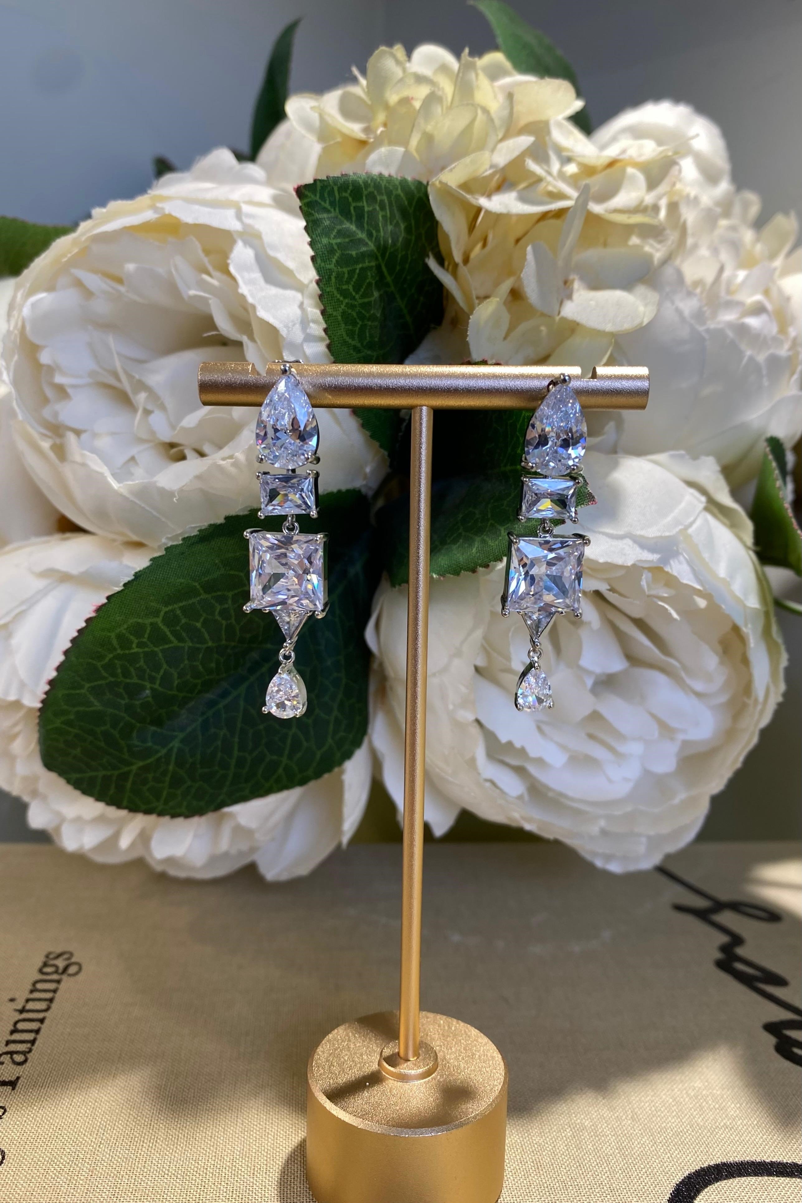 KARE DAMLA TAŞ KÜPE