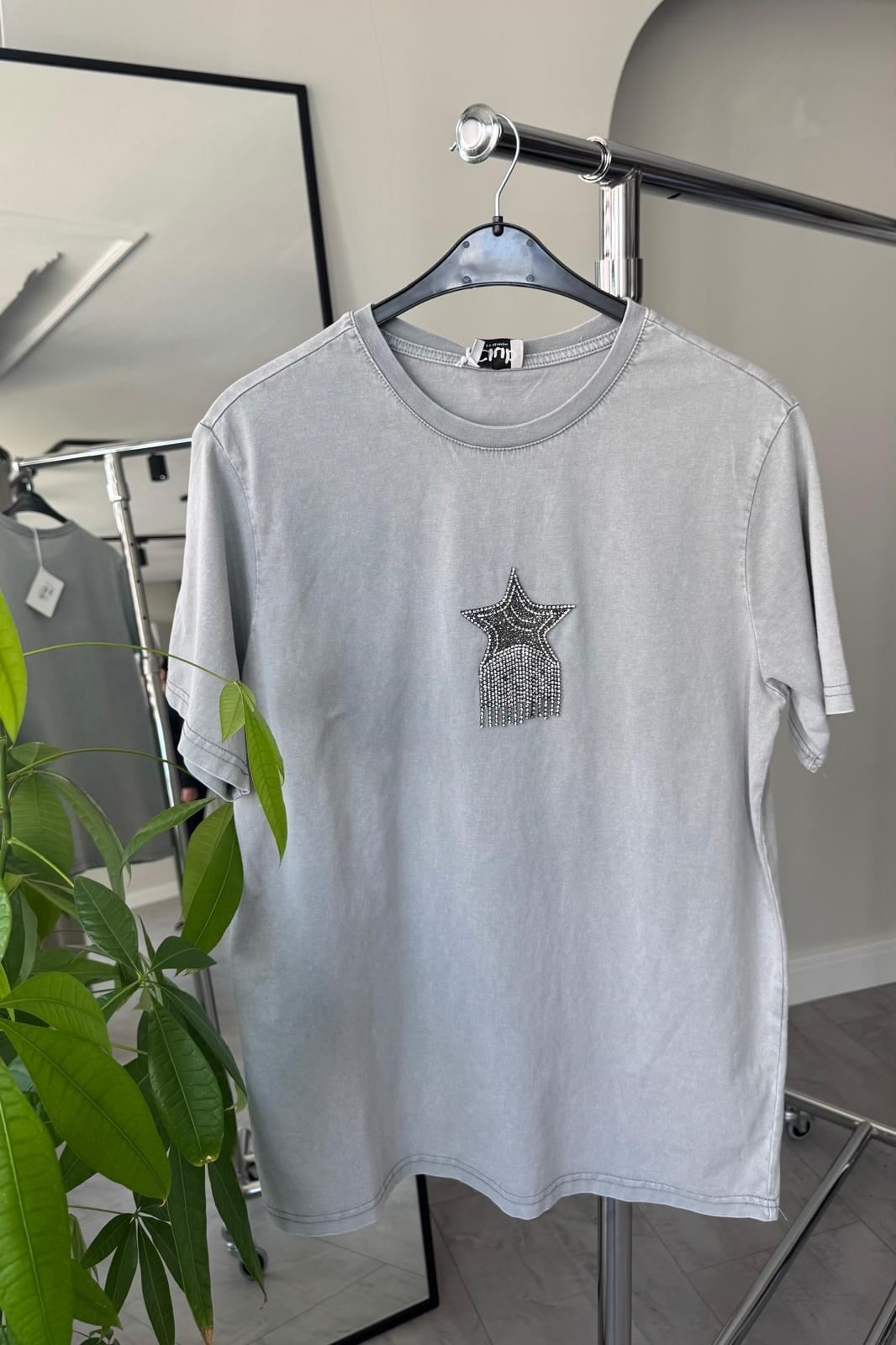 YIKAMALI YILDIZ TAŞLI T-SHIRT