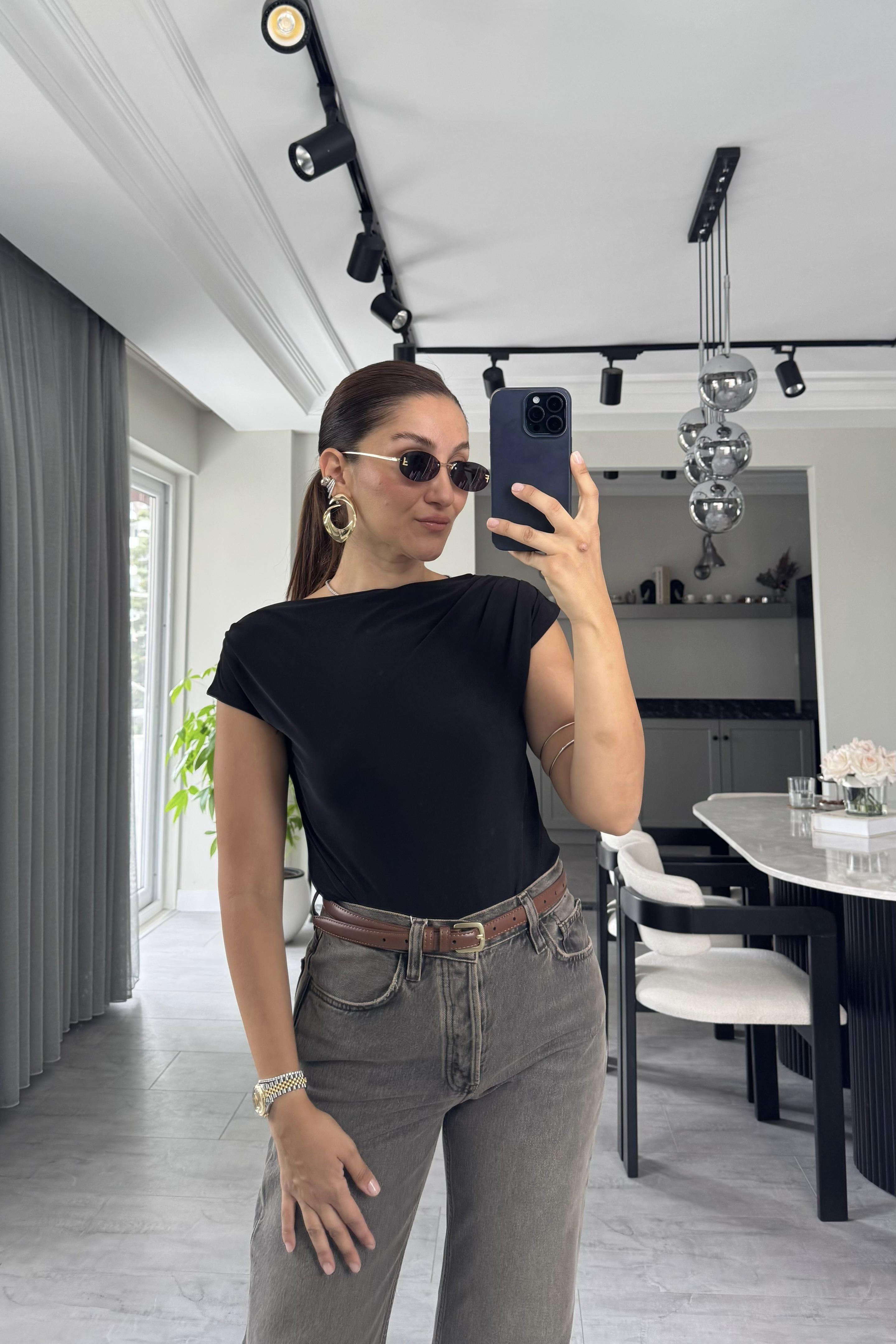 YARIM KOL DÖKÜMLÜ BLUZ/0637